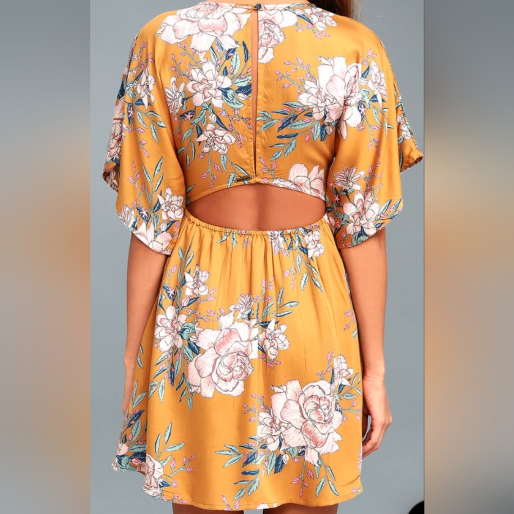 Billabong Light Golden Yellow Floral Print Dress•V-Neck•Kimono Sleeves•MED🌼🏵🌸